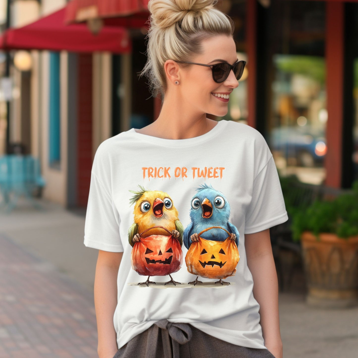 Halloween Trick or Tweet Bird Tee Halloween Bird T-Shirt Cute Chickens with Pumpkin Buckets Funny Animal Shirt Kid-Friendly Spooky Gift Tee